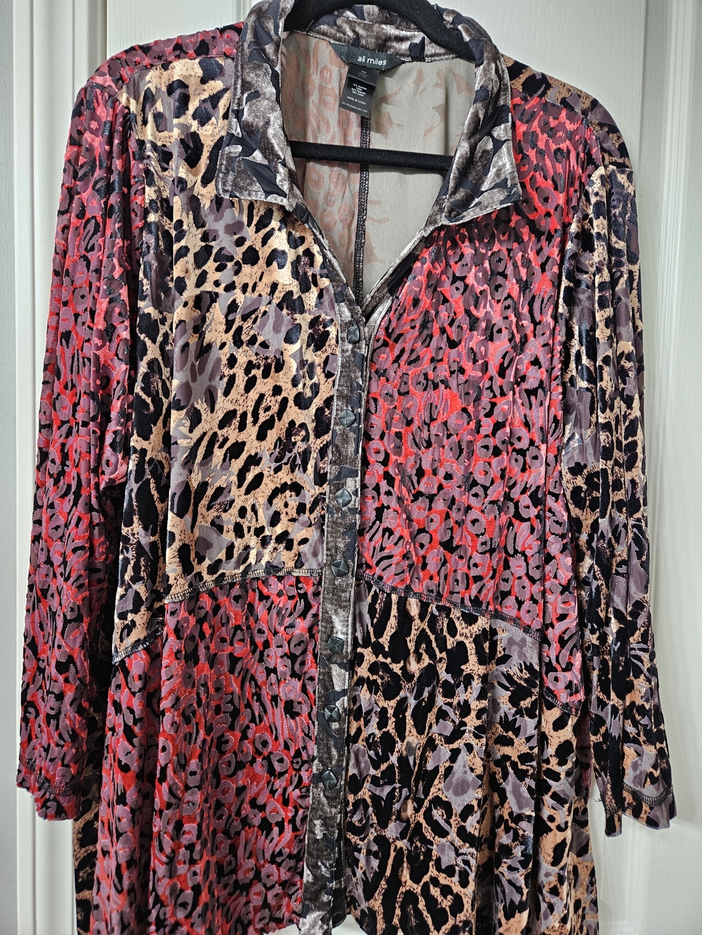 Ali Miles Multicolor Velvet Leopard Print Button-Down Shirt - Red, Black, Tan